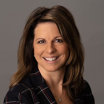 Julie-Covault-meet-team